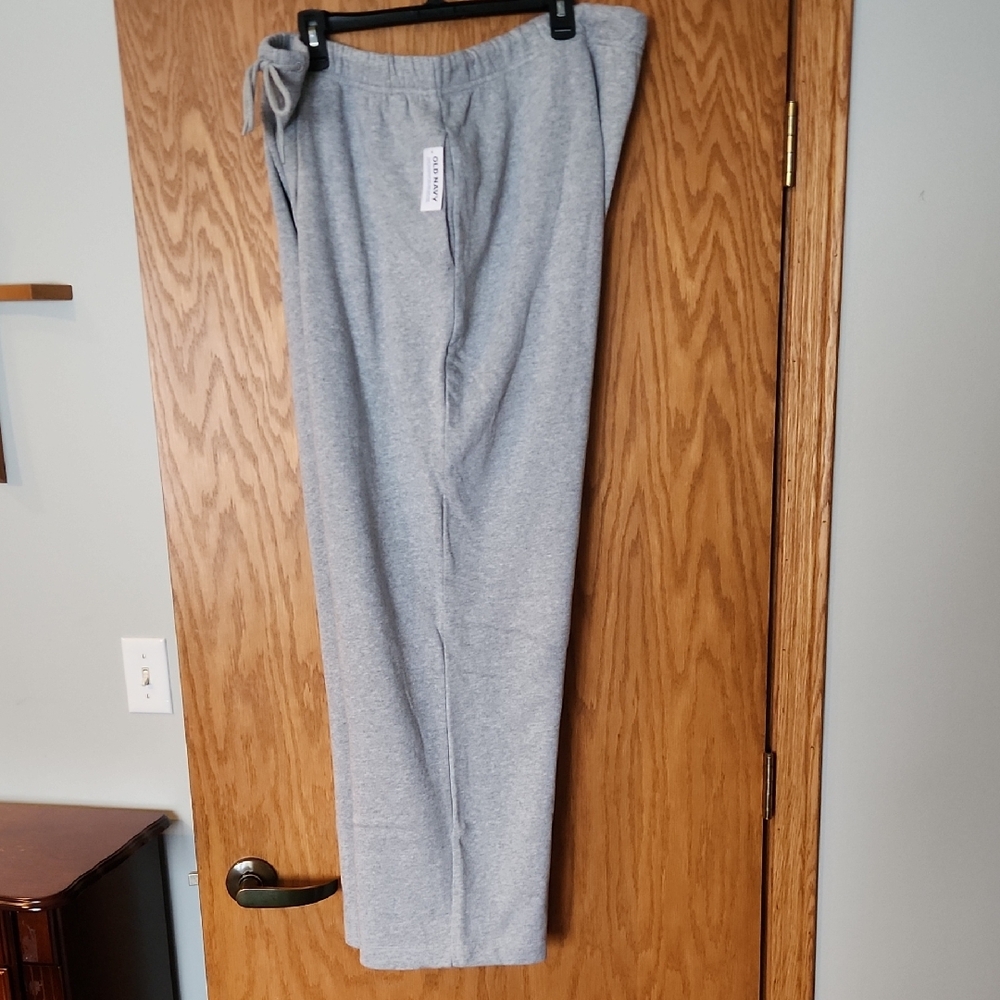 Gray, New With Tags Old Navy Women's Cotton  Sweatpants Size Xxl